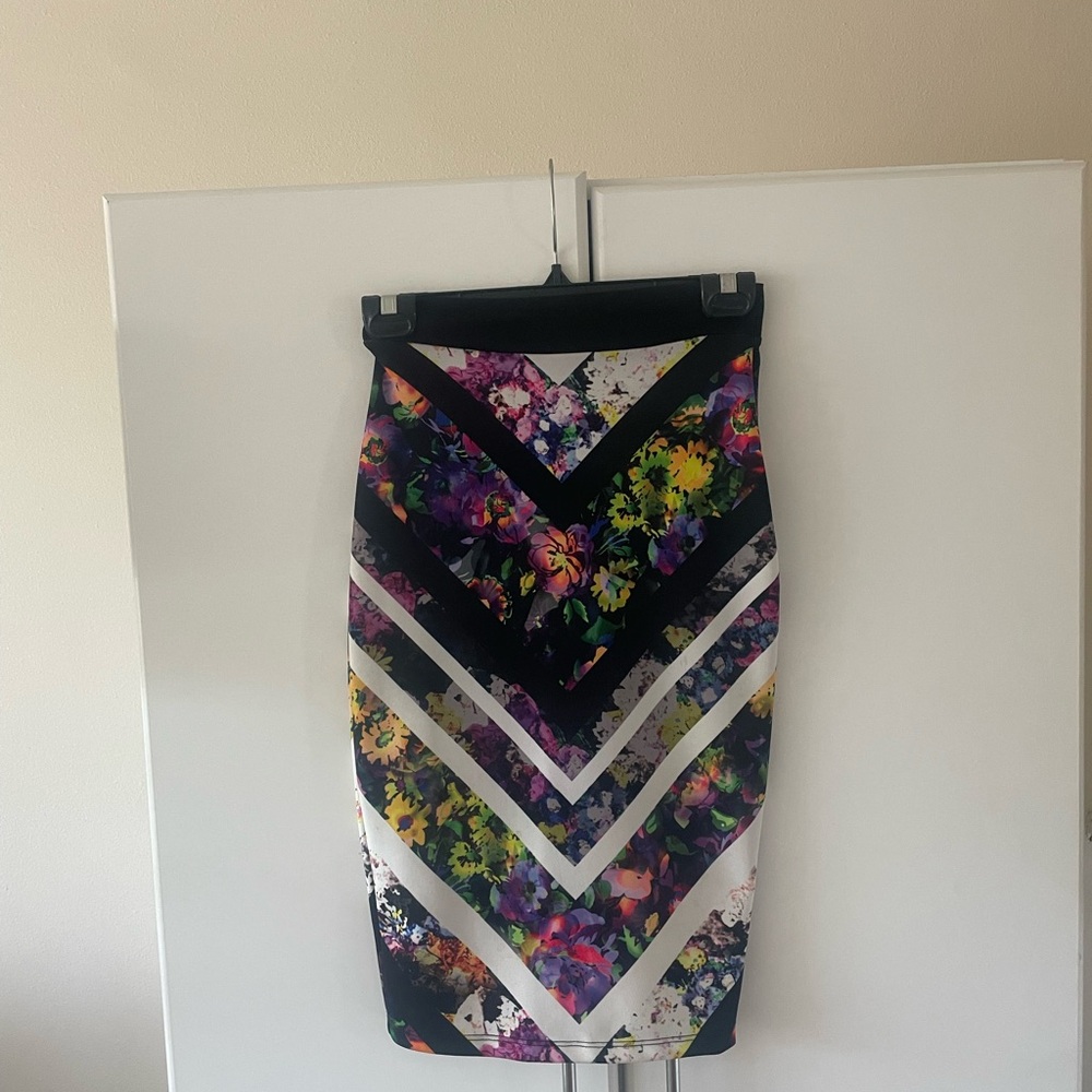 Arden B Multicolor Chevron Floral Pencil Skirt